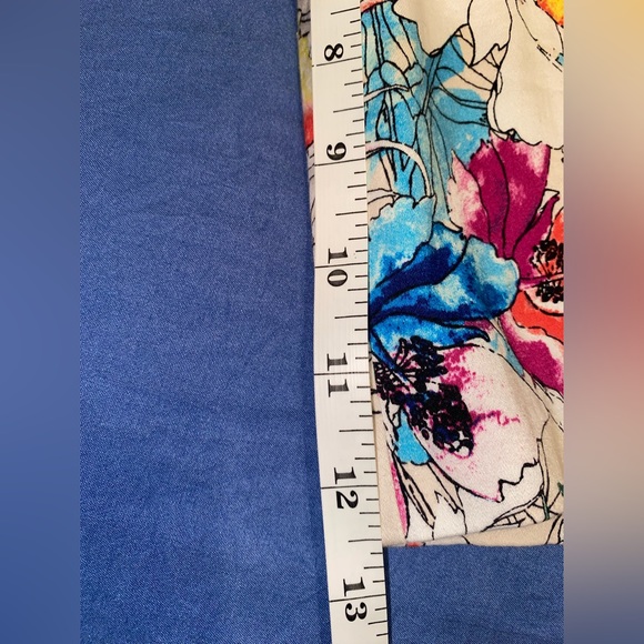 Express - Multi-color Floral Shorts - Picture 7 of 7